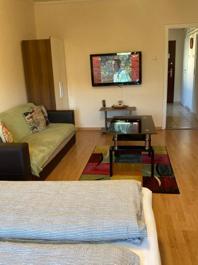 Center One Apartman Дебрецен Экстерьер фото